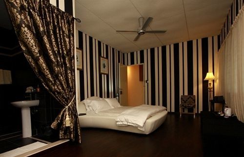 Chymes Hotel Tanjung Bungah  Eksteriør billede